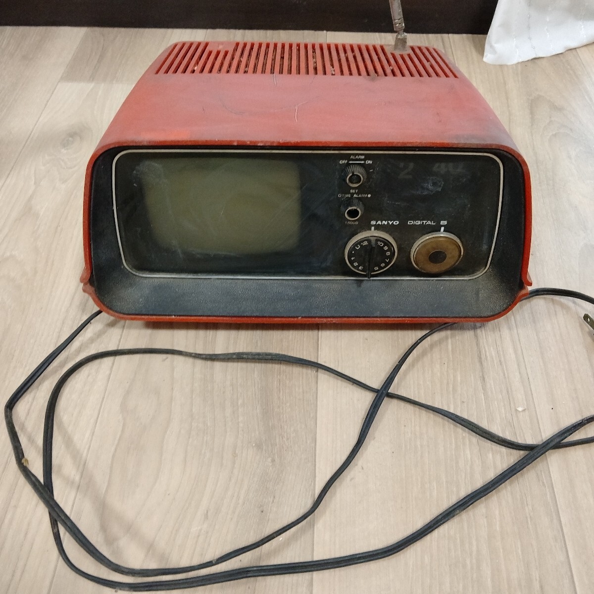中古】レトロ家電 SANYO サンヨー 14型 ブラウン管テレビ 31C400M 通電