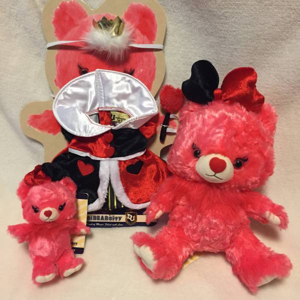 ディズニーストア ユニベアシティ レッドベリーハートのクィーン