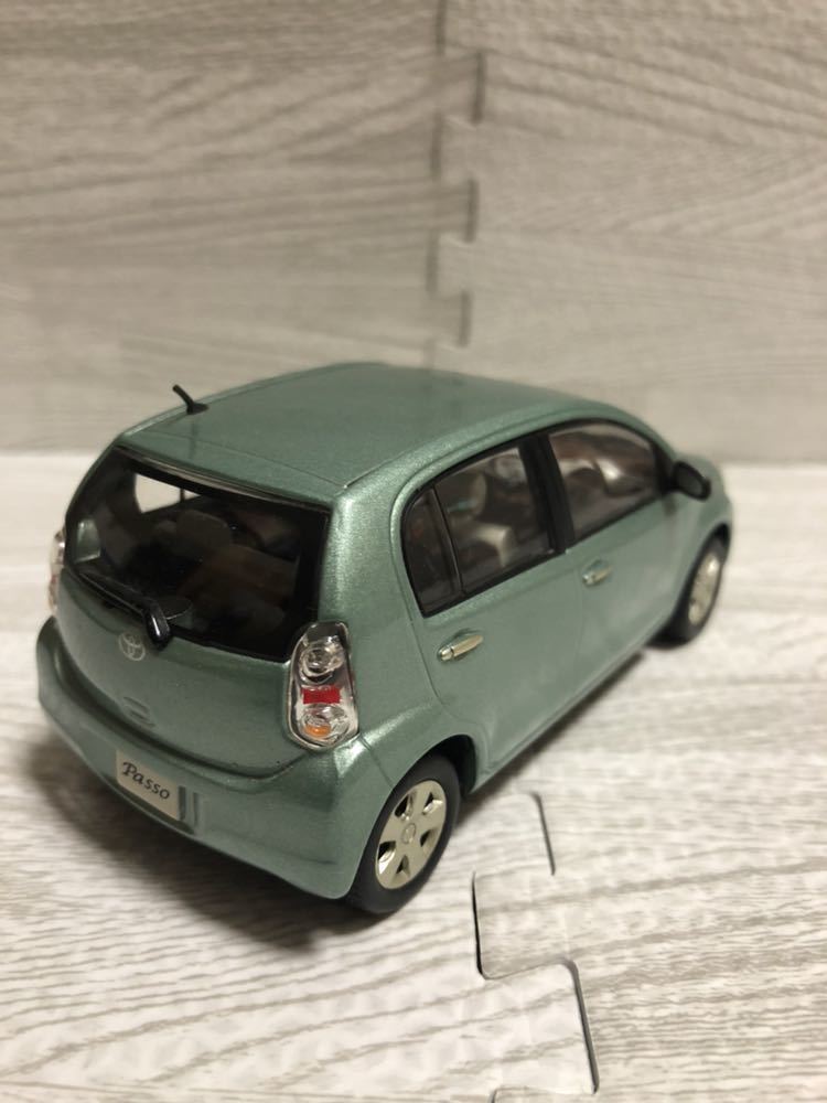 1/30 トヨタ パッソ PASSO Hanaモデル カラーサンプル ミニカー 非売品