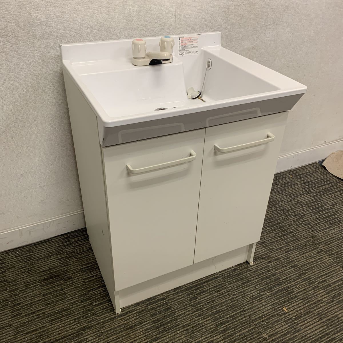 Lixil 洗面化粧台 V1n 600 Vp1h リクシル 手洗い台 洗面台 格安売り切りスタート B の落札情報詳細 ヤフオク落札価格情報 オークフリー スマートフォン版