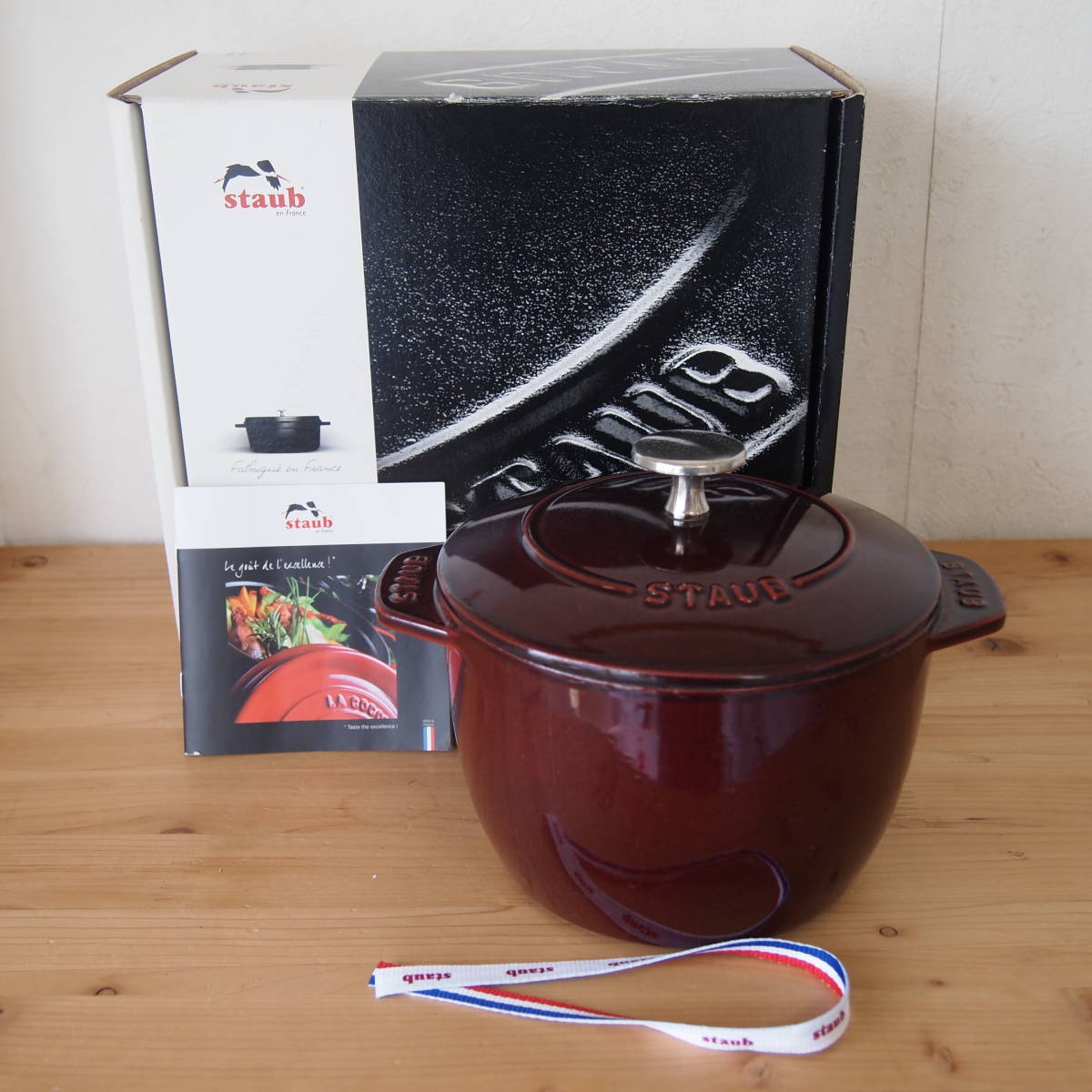 staub/ストウブ*ラ・ココット*de GOHAN*M*Mサイズ*グレナディンレッド