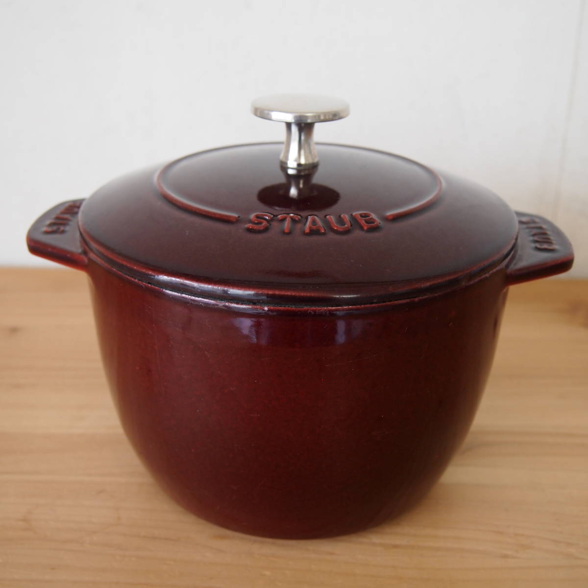 staub/ストウブ*ラ・ココット*de GOHAN*M*Mサイズ*グレナディンレッド