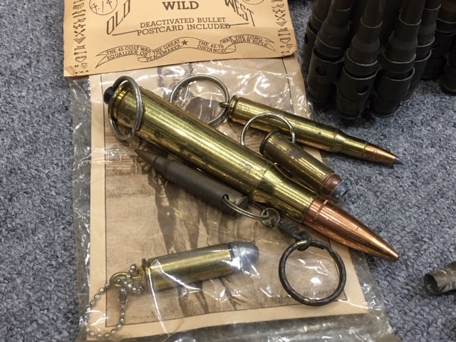 新発売 アンティークの薬莢色々 火薬無し60年以上100年経過 その他