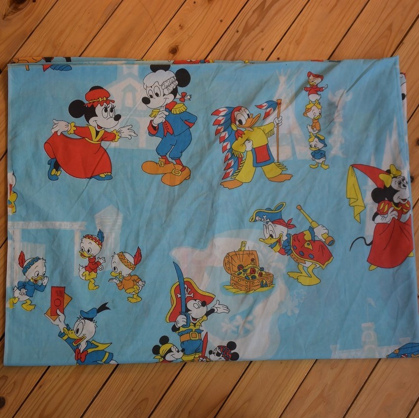 Usaヴィンテージ ディズニー ベッドシーツ ミッキーマウス 激レア ミニー リメイク生地 素材 フラットシーツ アメリカ仕入 総柄 B0368 の落札情報詳細 ヤフオク落札価格情報 オークフリー スマートフォン版