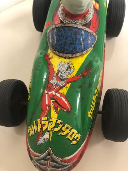昭和レトロレーシングカーウルトラマンタロー