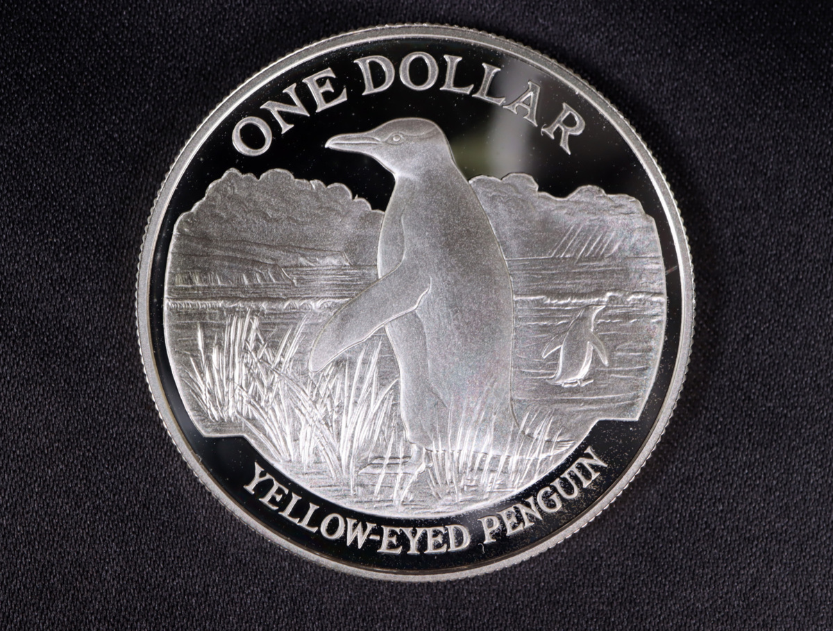 ニュージーランド 1ドル 銀貨 イエローペンギン 1988 エリザベス2世 ELIZABETH II 27.56gの落札情報詳細 -  Yahoo!オークション落札価格検索 オークフリー