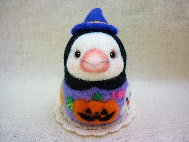 ハロウィンと小鳥 羊毛フェルト ハンドメイド（トリックオアトリートー  