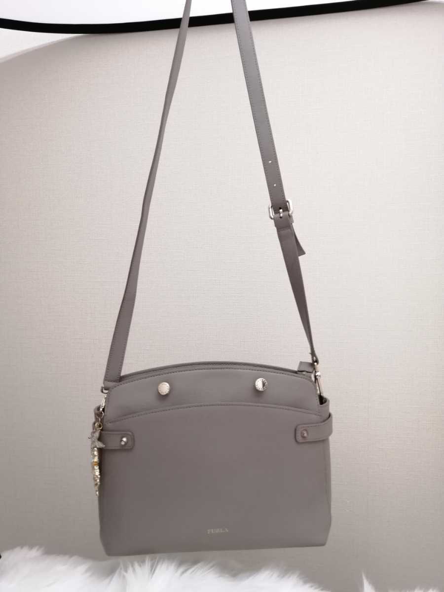 FURLA フルラ パイパー サッビア グレージュ Mサイズ 大人かわいい  