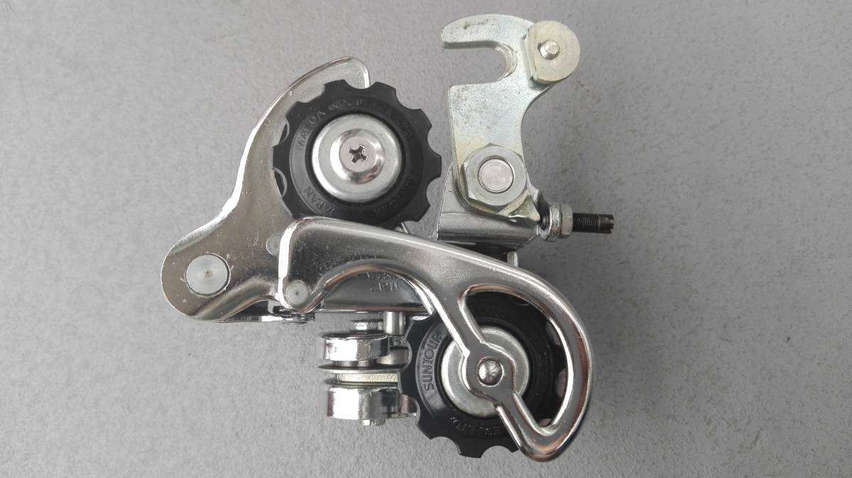 希少！サンツアー シュパーブ初期型リアディレーラーRD-2100デッドストック 希少！サンツアー シュパーブ初期型リアディレーラーRD-2100デッドストック