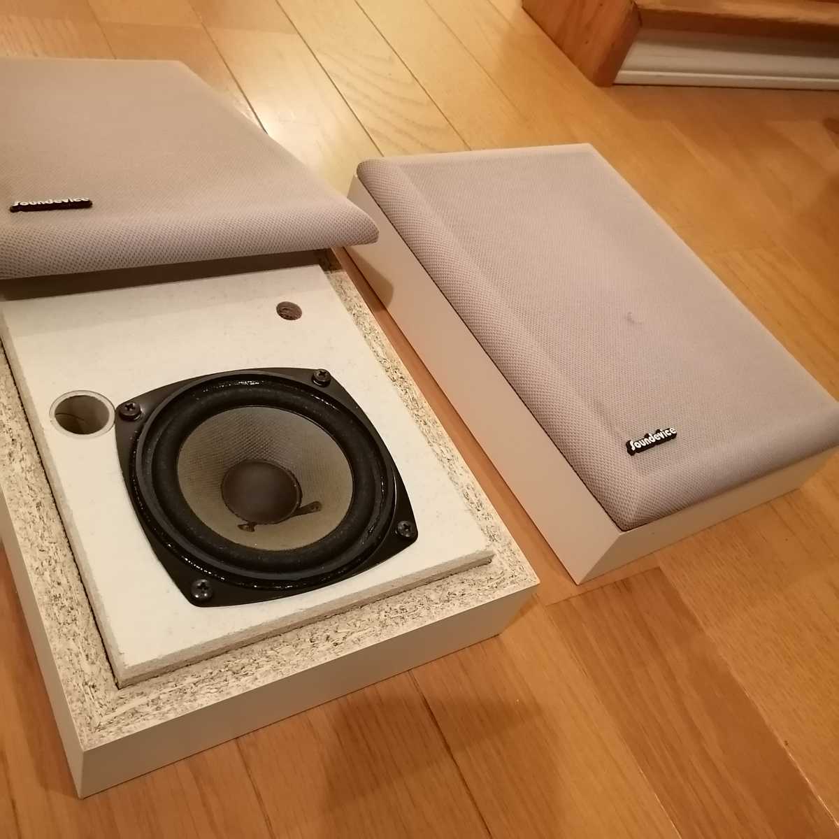 壁掛け 超薄型スピーカー EMIC Soundevice ESP-271 サテライト 天吊り
