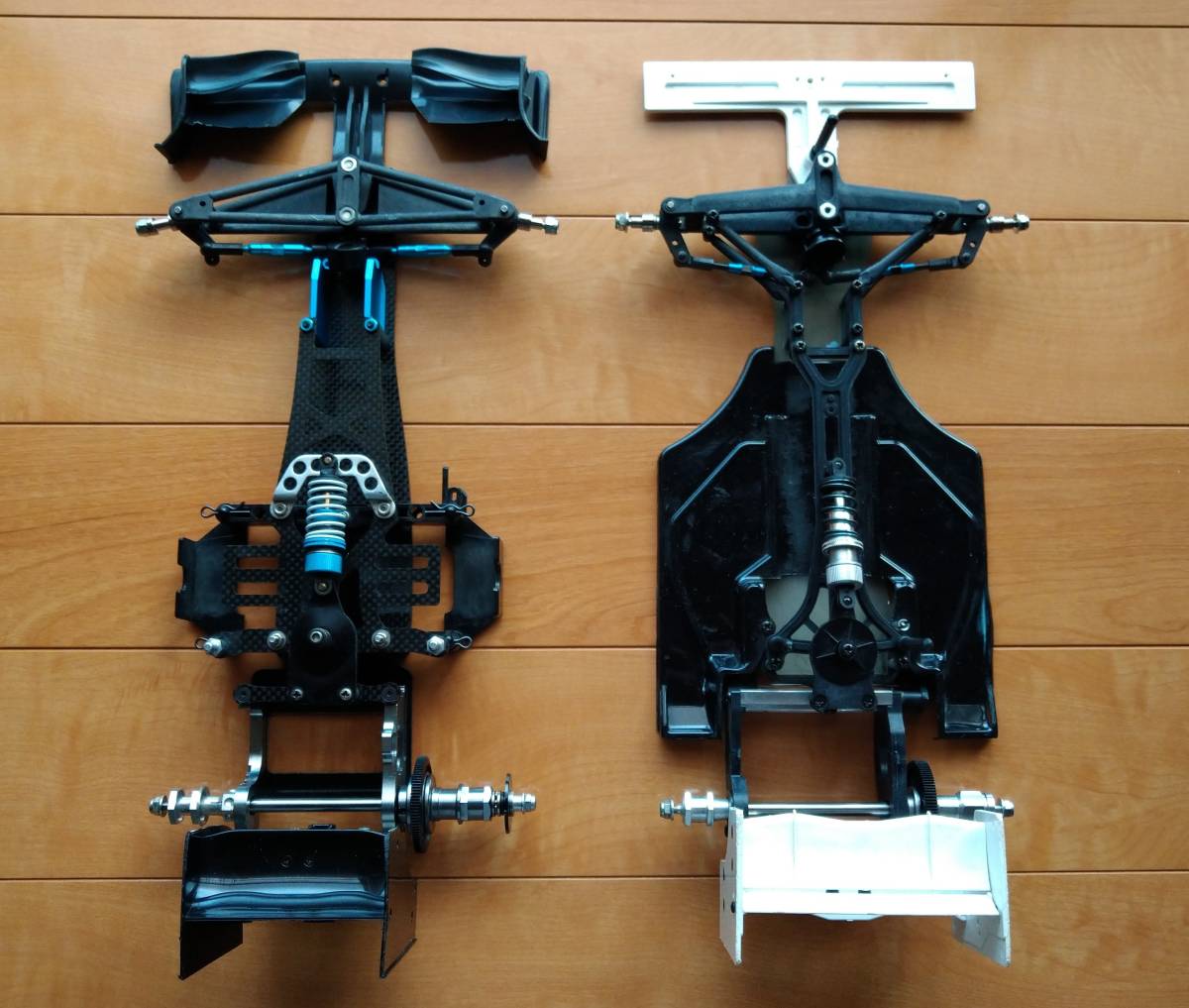 タミヤF103シャーシkit ＆ TECH F1シャーシkit テック 1/10電動RCカー
