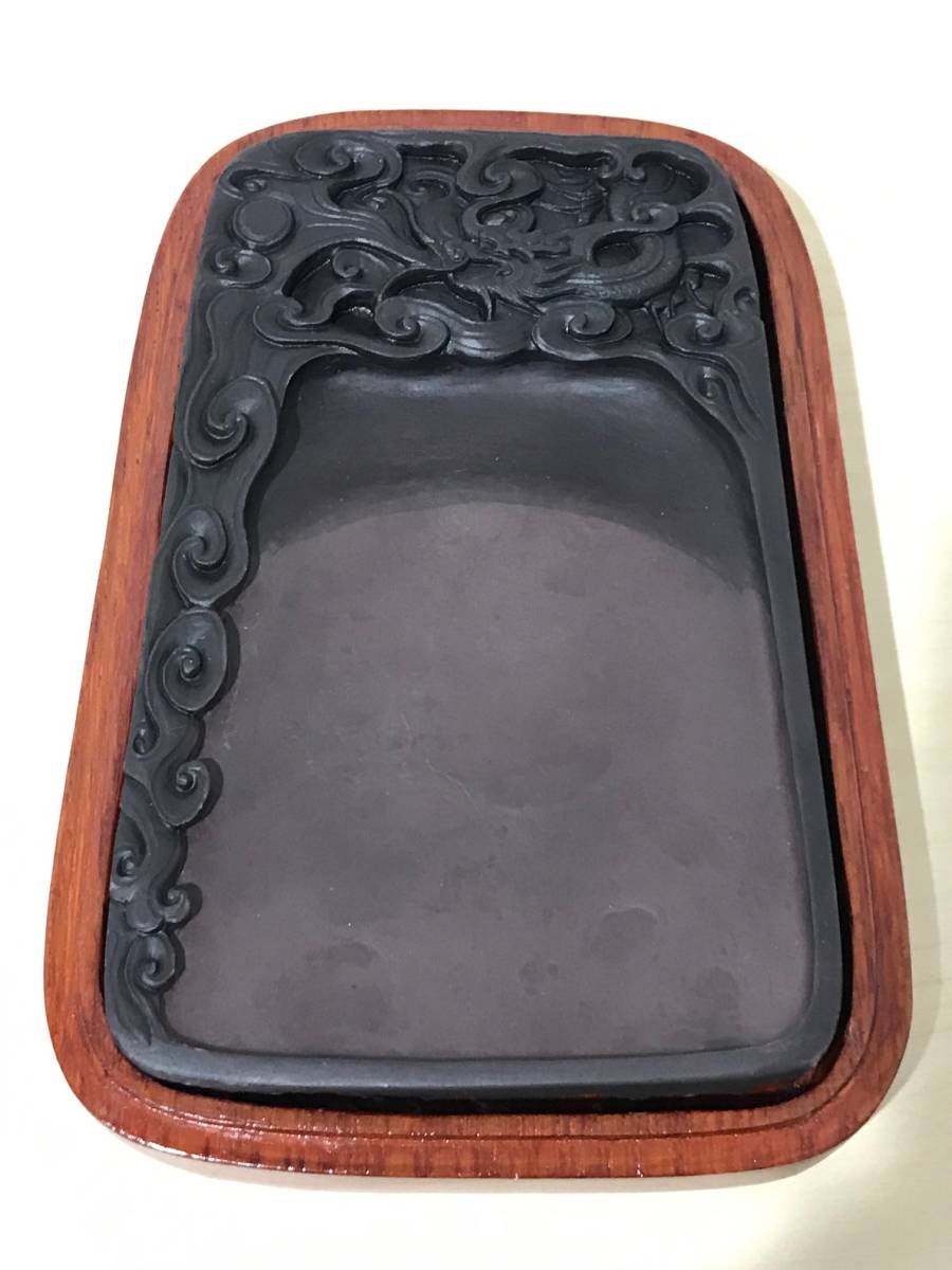 新品】未使用品 硯 端渓硯 菊紋入り 記念品 書道 龍 彫刻 中国の落札