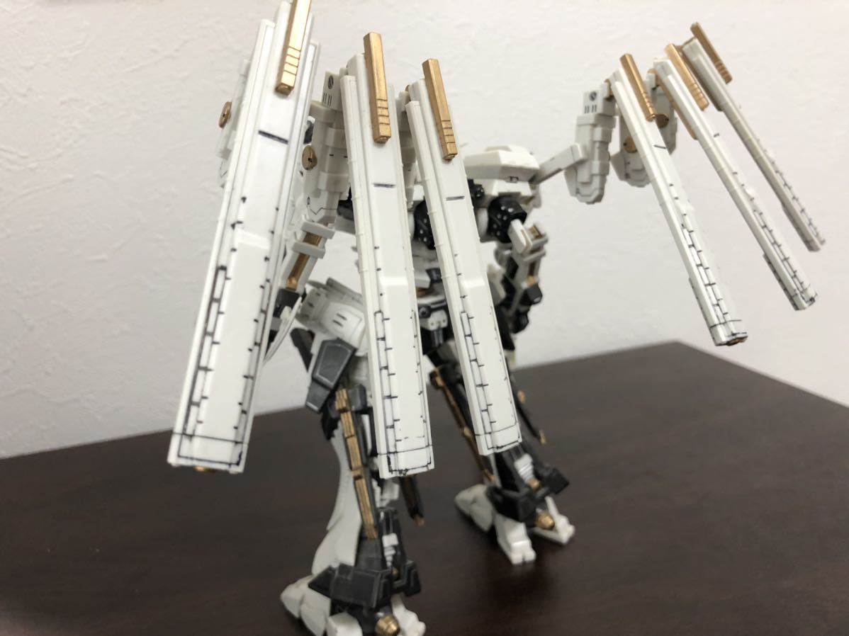 ノブリス・オブリージュ 部分塗装 完成品 アーマードコア ジャンク