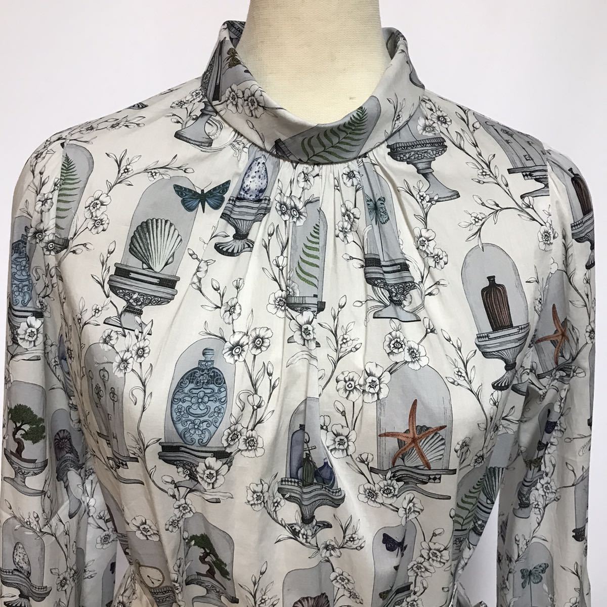 新品 ハンドメイド awリバティliberty The Collectorザ コレクター ロールカラーギャザーブラウス 長袖 M の落札情報詳細 ヤフオク落札価格情報 オークフリー スマートフォン版