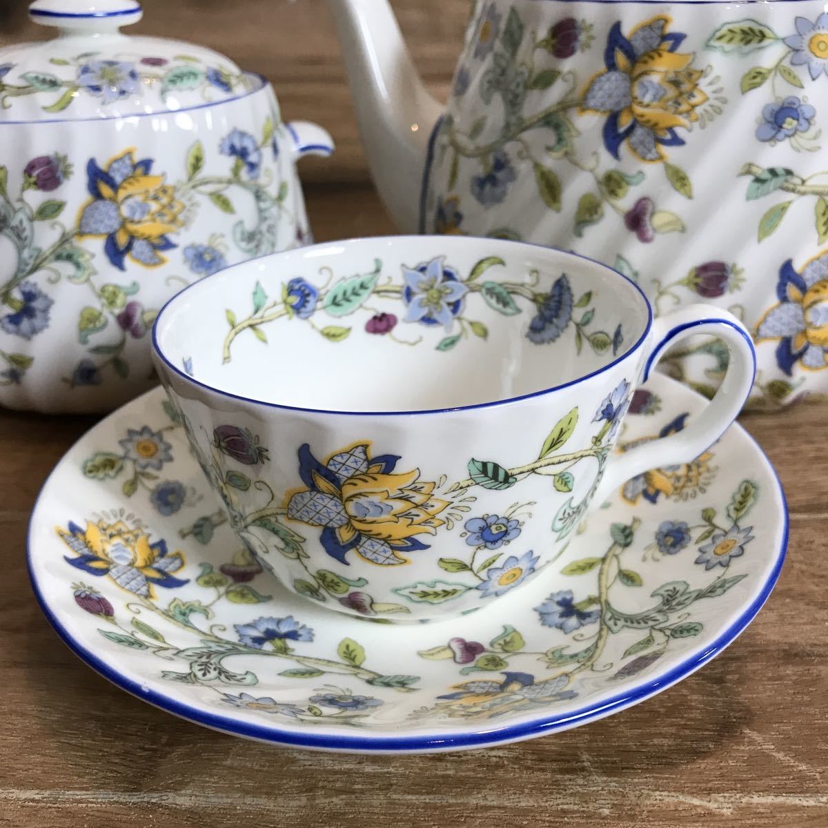 MINTON ハドンホール ティーポット、シュガー&クリーマー セット MINTON ハドンホール ティーポット、シュガー&クリーマー セット