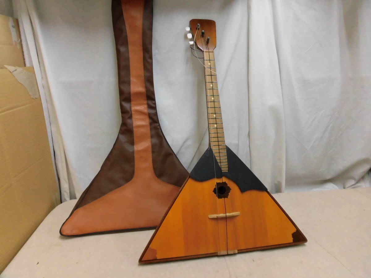 ロシアの弦楽器 バラライカ かわいい三角ボディ ヘッド裏には金属プレート Kawase Musical Instruments Guarantee 民族楽器 全長約66 5cm の落札情報詳細 ヤフオク落札価格情報 オークフリー スマートフォン版