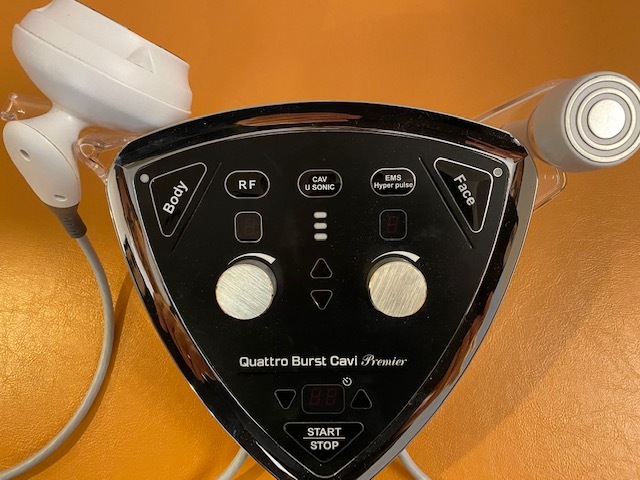 クワトロバーストキャビ【BODY・FACE】 次世代型フェイス＆ボディケア