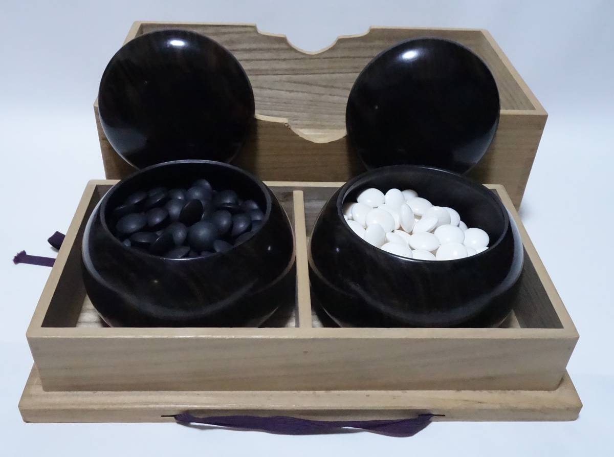 美品 碁石 蛤 36号 那智黒 高級 囲碁 白石 黒石 碁笥付き 桐箱 碁石 蛤 36号 那智黒 高級 囲碁 白石 黒石 碁笥付き