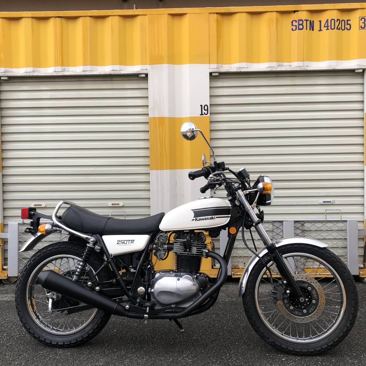Kawasaki カワサキ 250TR 不動 レストアベース
