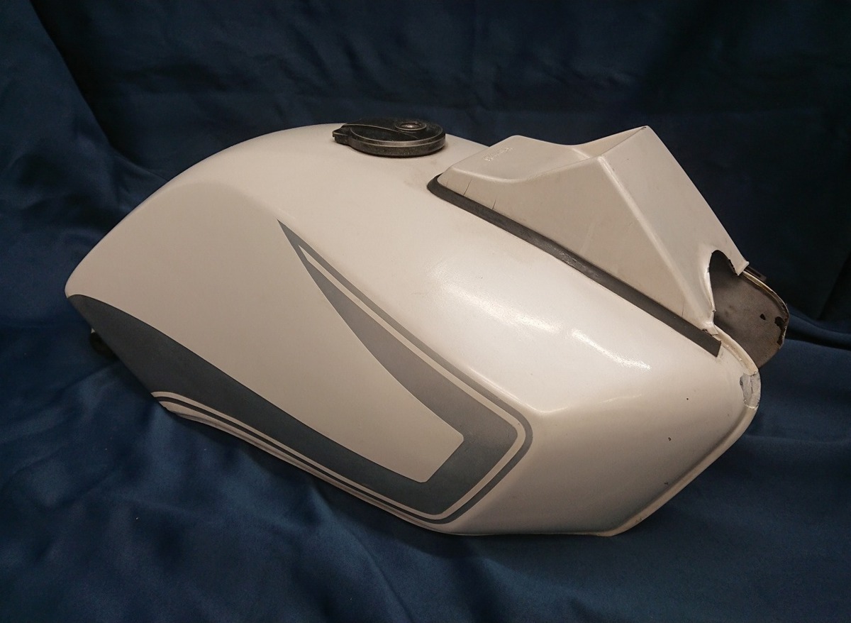 gpz400F タンク 当時物 新品 希少（カワサキ - GPZ400F 外装