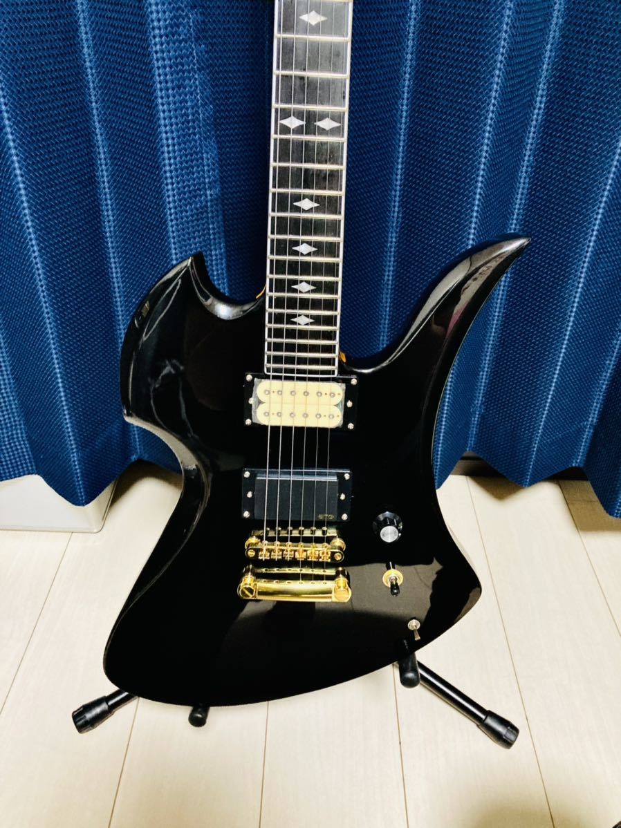 スルーネック！謎のモッキンバード超進化シェイプギター