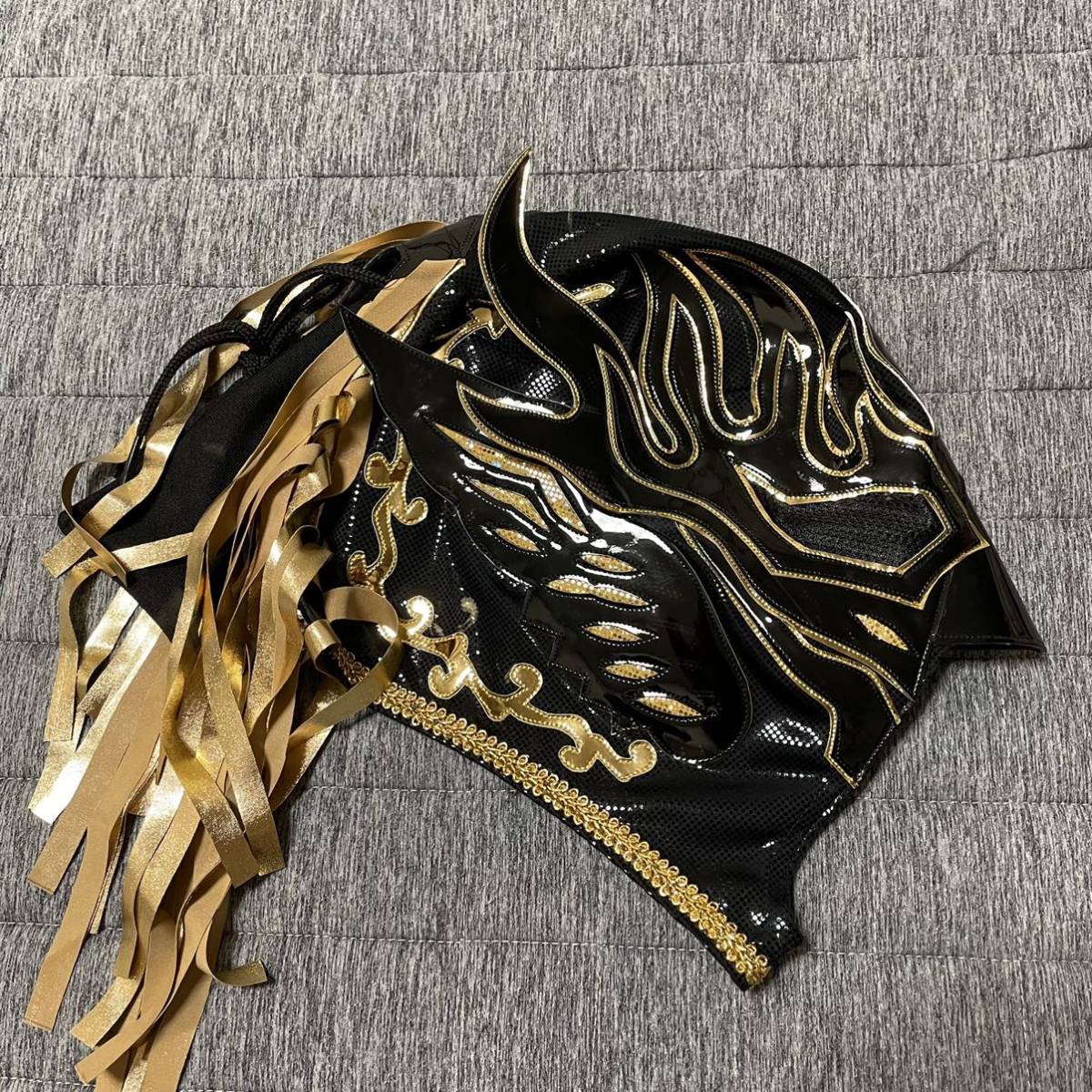 新日本プロレス エル デスペラード マスク 覆面 ならず者ルチャドール