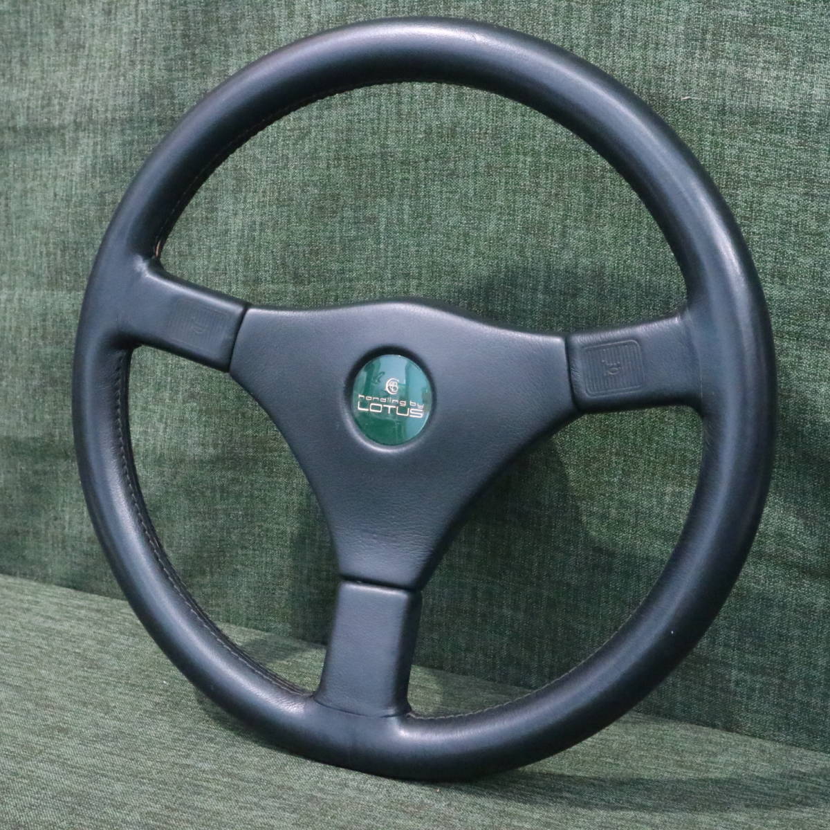 あ//A4179 いすゞ いすず もも momo ハンドル ハンドリングバイ