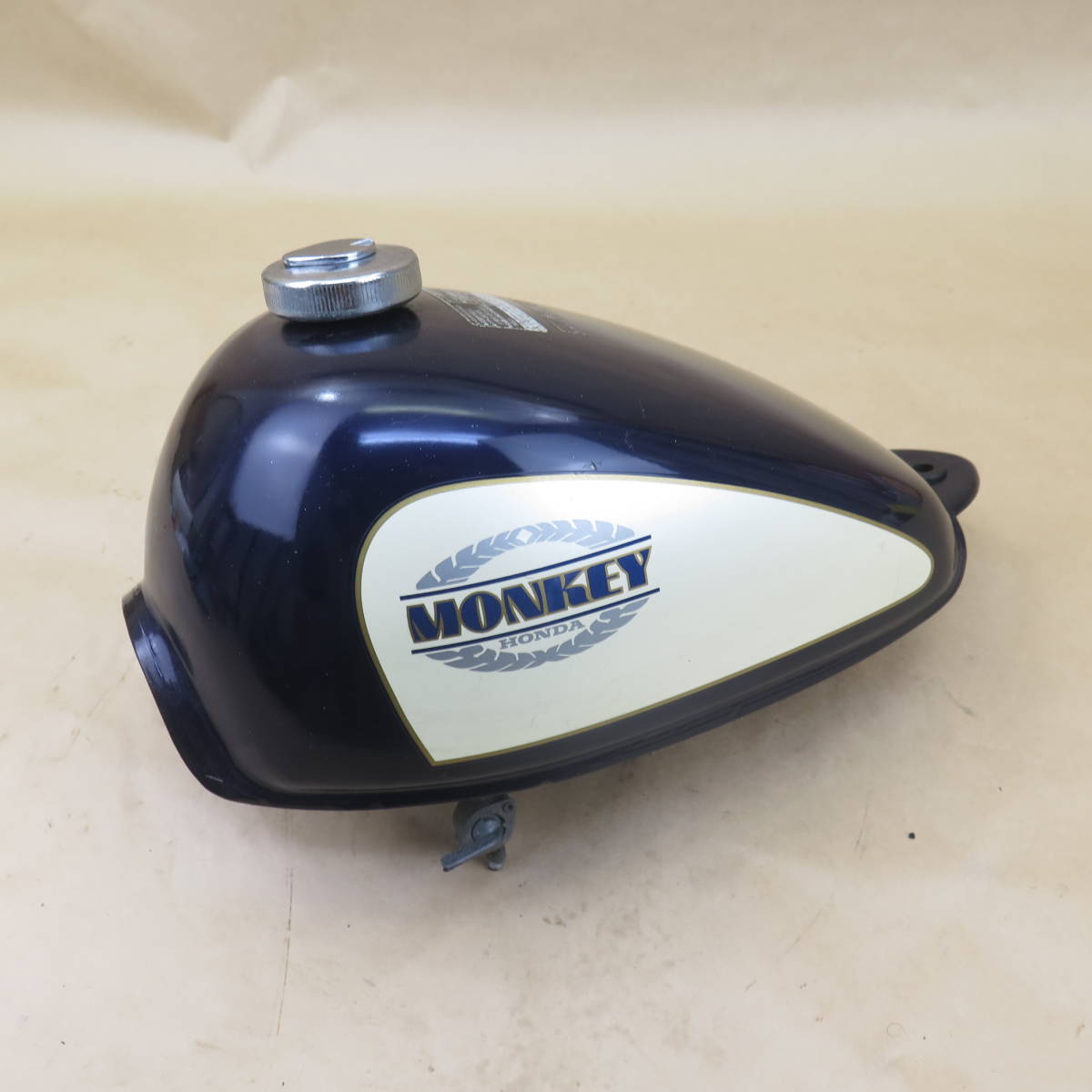 モンキー AB27 ■ 純正 新品 　タンク プラズマイエロー 黄 Y141 モンキー AB27 □ 純正 新品 タンク プラズマイエロー 黄 Y141