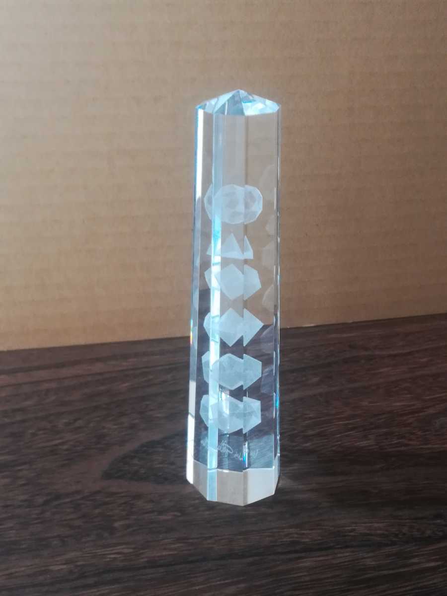 ユリ・ゲラー クリスタルガラス 美品 開運 ピラミッド オブジェ 置物