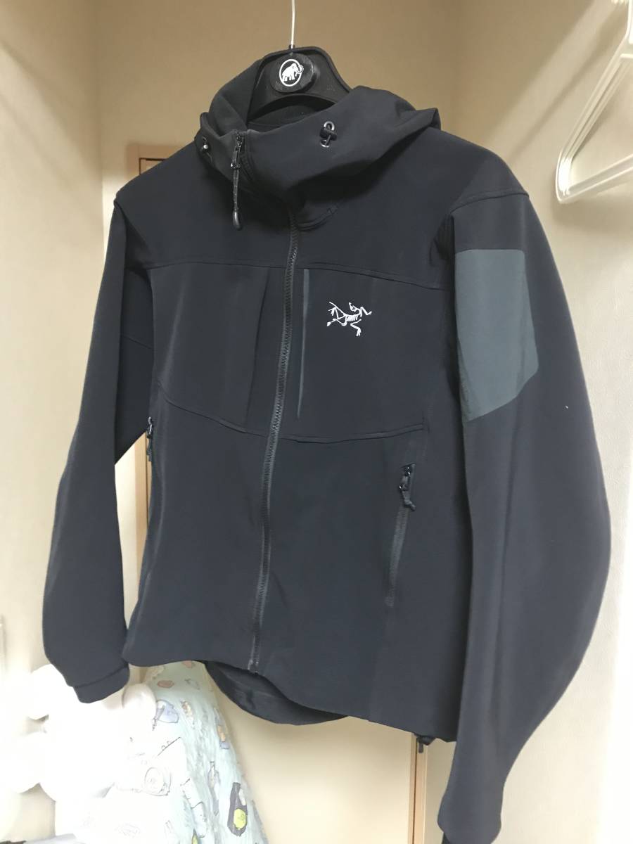 貴重 ベンチレーション付 オーストリア軍 ゴアテックス ジャケット S R ベンチレーション付き S R オーストリア軍 ゴアテックス