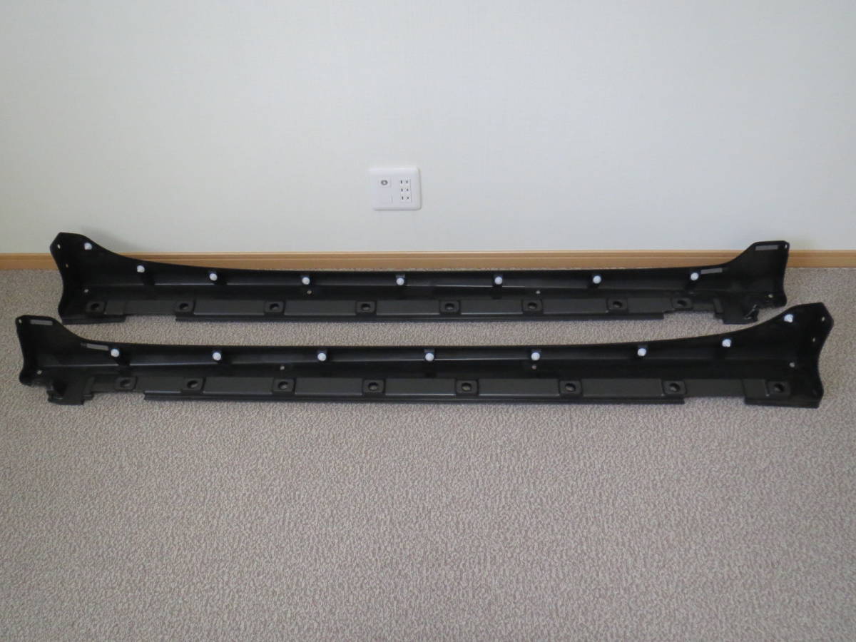 スイフトスポーツ（zc33s）新車外し 純正サイドアンダーガーニッシュ 1