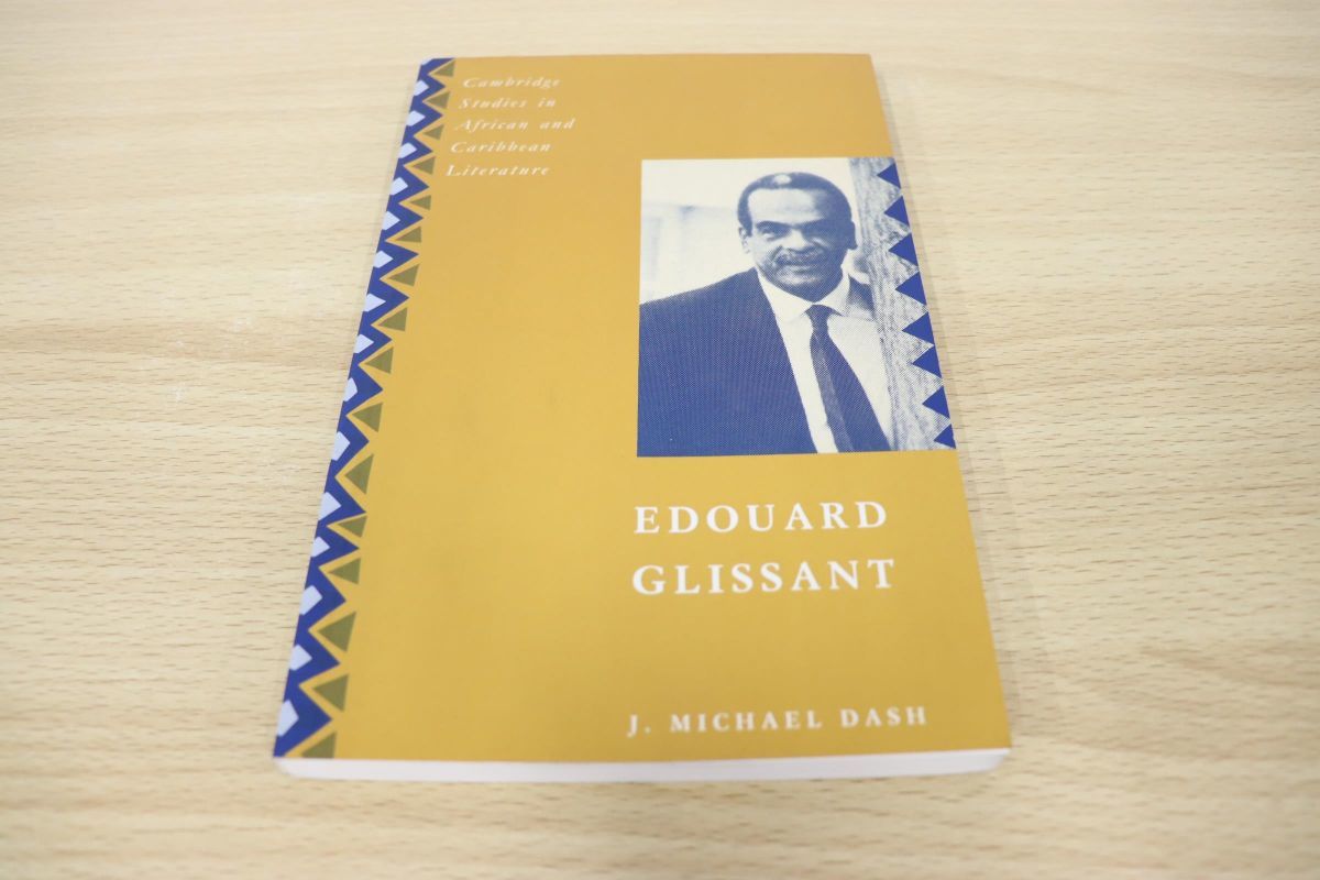 【傷や汚れあり】 01)【1円・セール】Edouard Glissant/J. Michael Dash/Cambridge/1995年/洋書