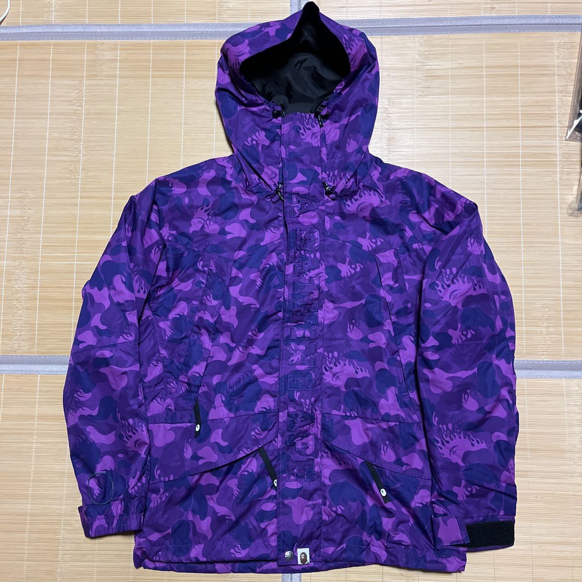 目立った傷や汚れなし】A BATHING APE BAPE KAWS FIRE CAMO 迷彩  