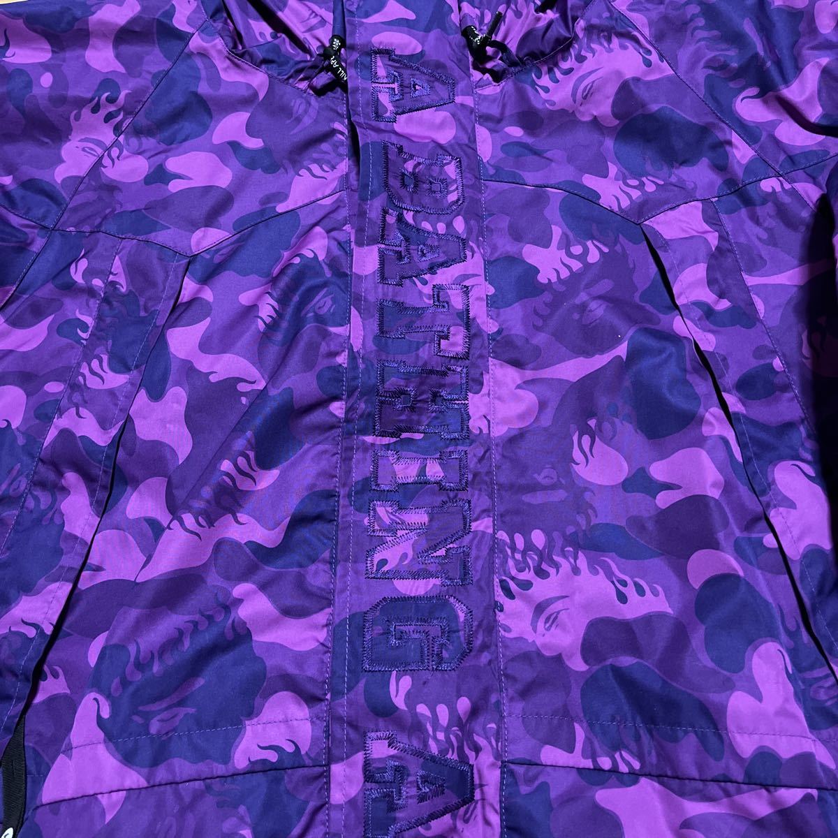 目立った傷や汚れなし】A BATHING APE BAPE KAWS FIRE CAMO 迷彩 