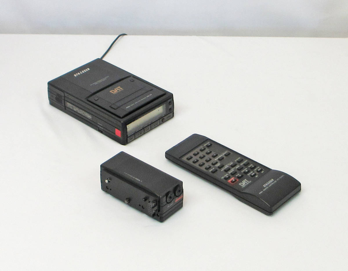 やや傷や汚れあり】A631☆ジャンク品☆ポータブルDATレコーダー AIWA