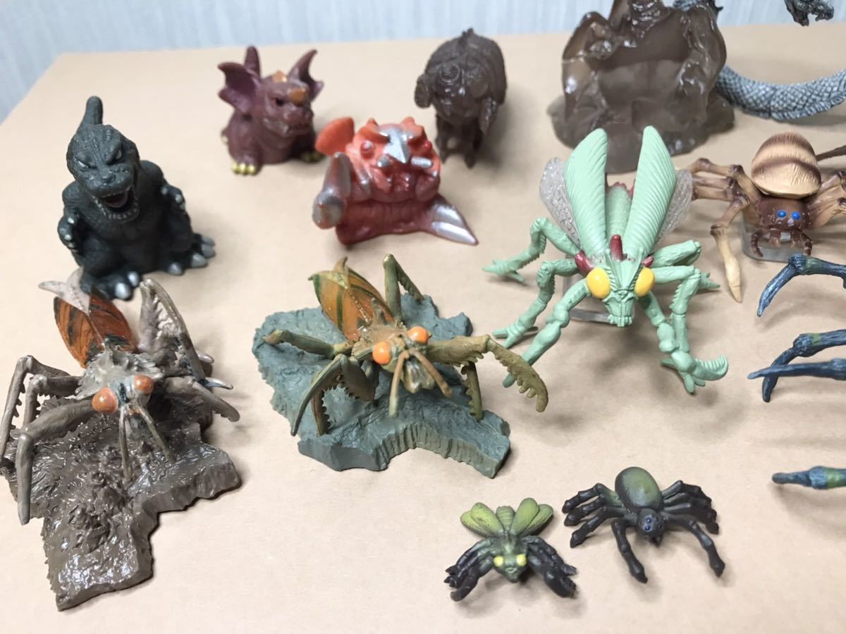 目立った傷や汚れなし】東宝怪獣セット カマキラス クモンガ