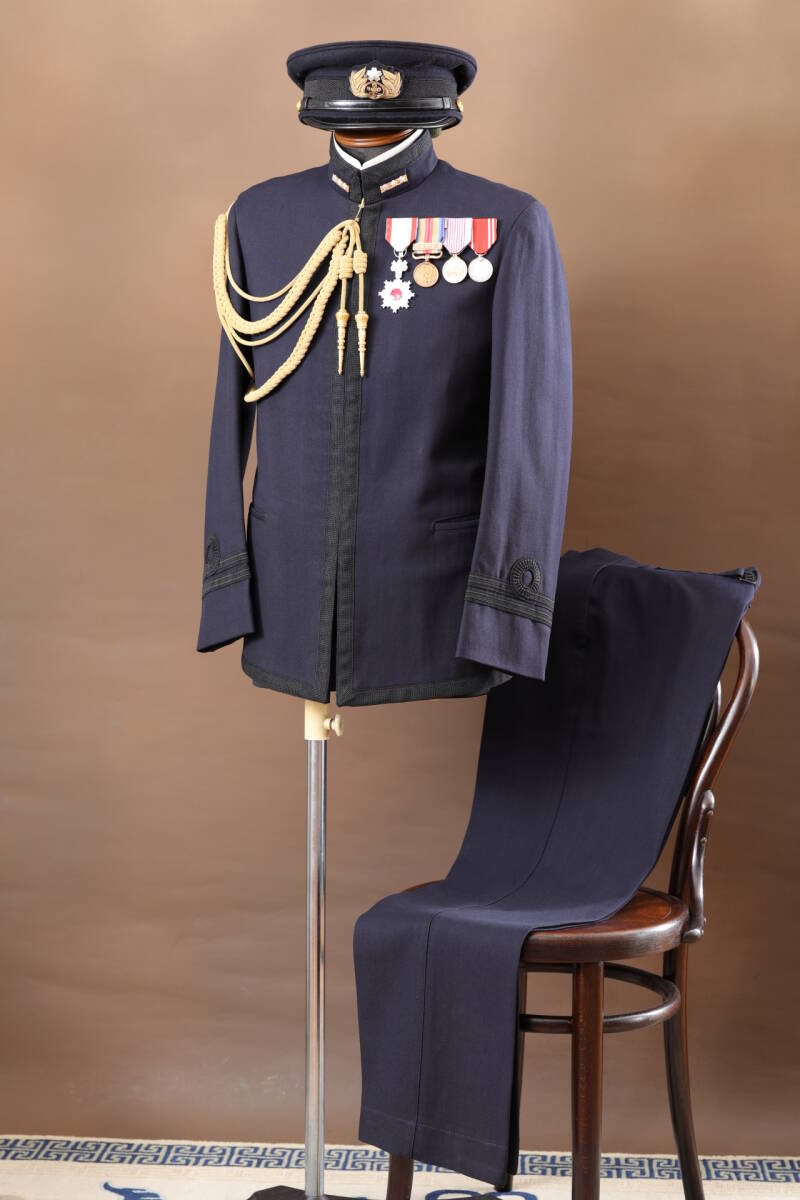 未使用に近い】○帝国海軍参謀官大尉軍衣袴(昭17制)サイズ大 股下77