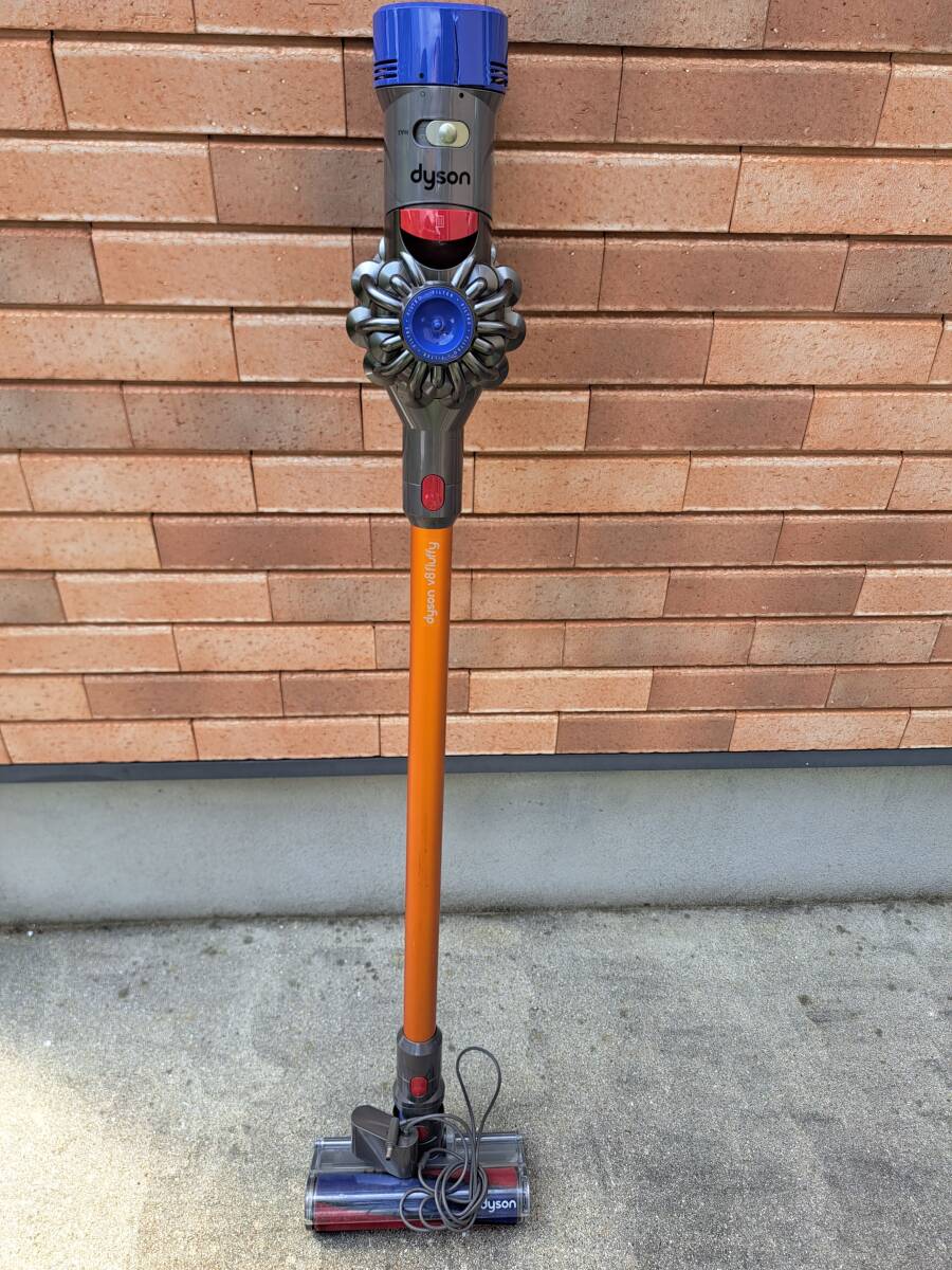 サイクロン コードレスクリーナー ダイソン V8 Fluffy SV10 掃除