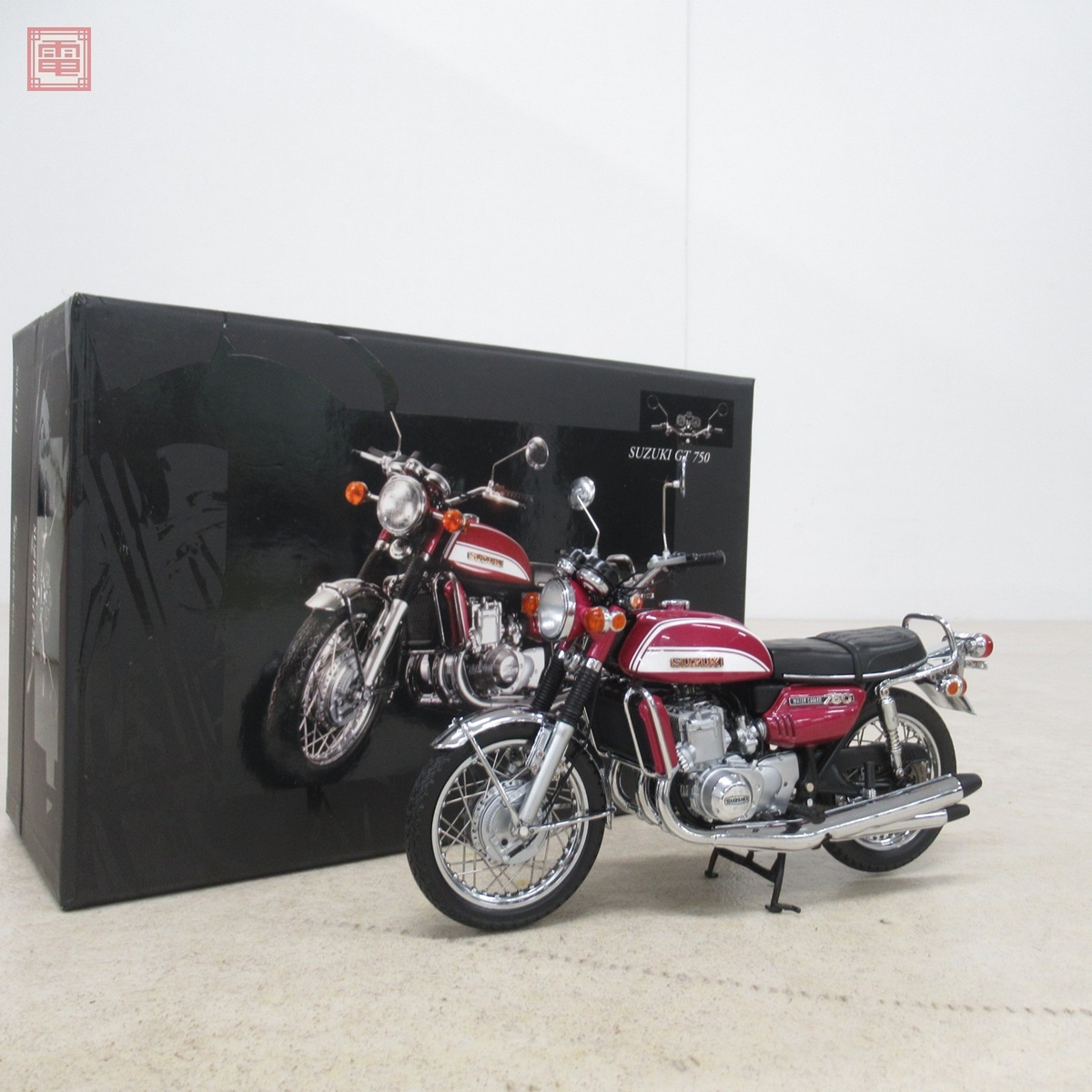 PMA - ミニチャンプス　PMA Suzuki GT750 1:12スケール ミニチャンプス PMA Suzuki GT750 1:12スケール