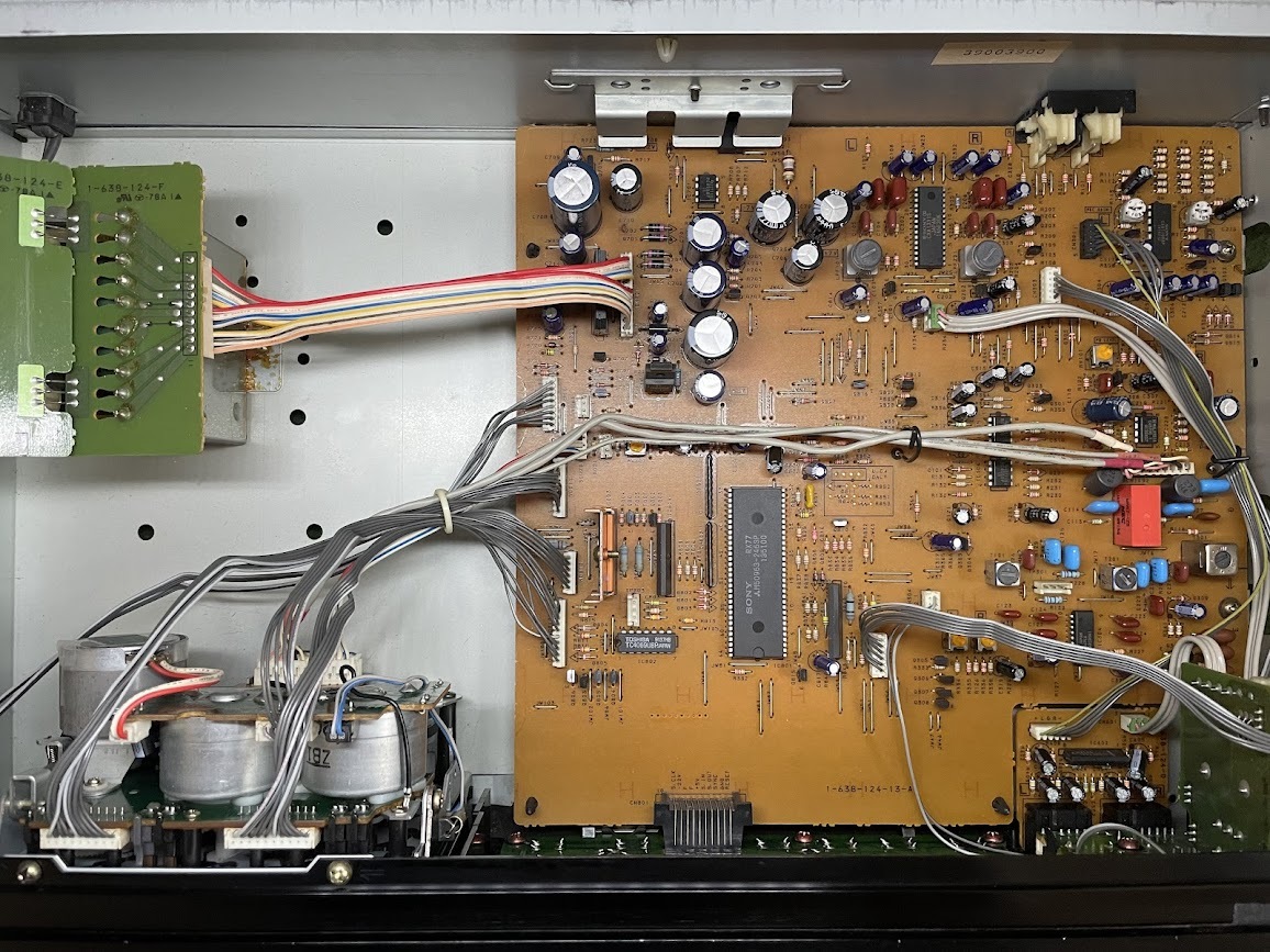 TEAC R-560 ステレオカセットデッキ　カセットデッキ TEAC R-560 ステレオカセットデッキ カセットデッキ オーバーホール