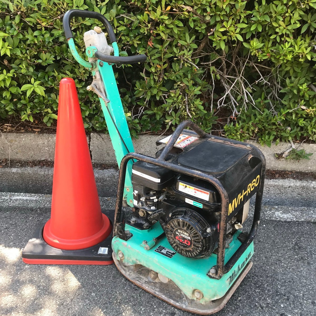 値下げ☀マキタ EP62 エンジンプレート 60キロ プレート63キロ