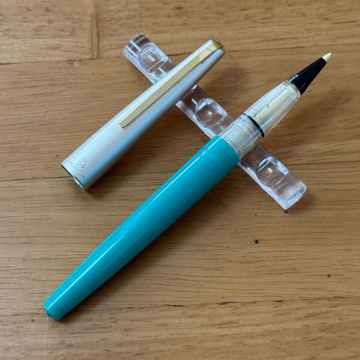 赤軸】プラチナ万年筆 ソフトペン 旧型 SN-800 中古】KUMON ロゴ入り