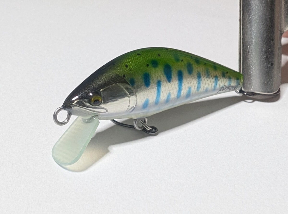 新品】ハンドメイドルアー バルサ stomp lures ミノー ニジマスカラー