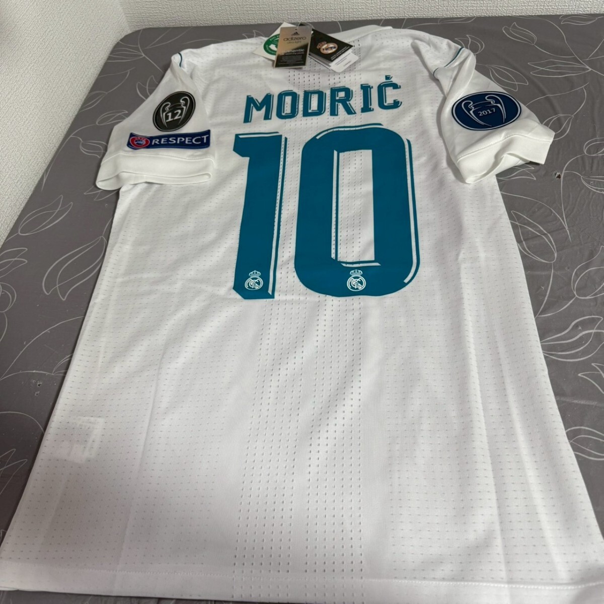 新品】ルカ・モドリッチ レアル・マドリード 直筆サインフォト/写真