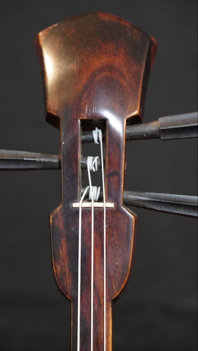 傷や汚れあり】初期時代の又吉康美作 現代与那型三線 最高級八重山黒木