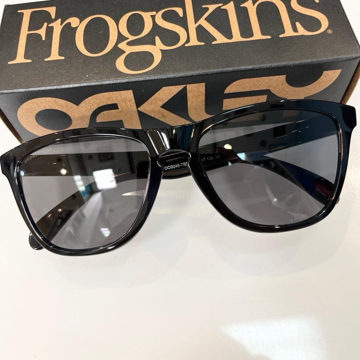 未使用に近い】山﨑賢人着用 OAKLEY オークリー FROGSKINS RX A