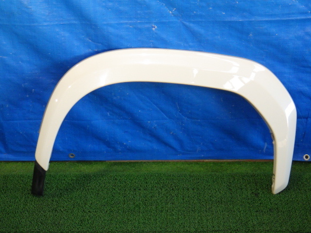 11199 美品 ヤリスクロス MXPB10 フロント右フェンダーアーチモール