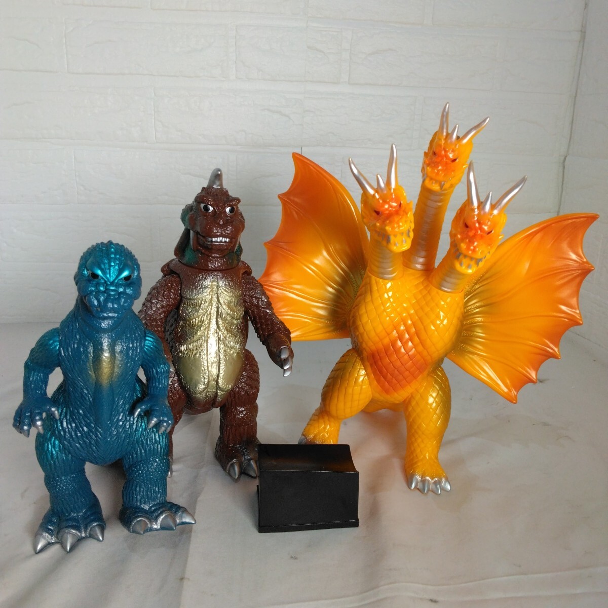 ジャンク品】東宝大怪獣シリーズ キングギドラ 2001年版 フィギュア