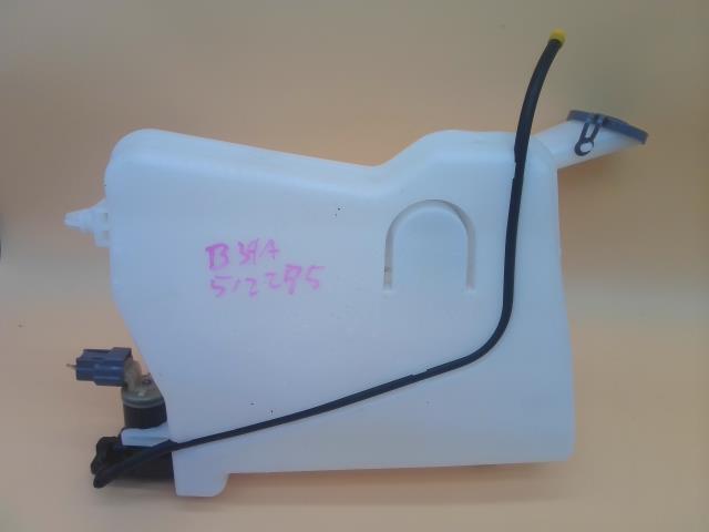傷や汚れあり】NV350キャラバン LDF-VW2E26 ウォッシャータンク ロング
