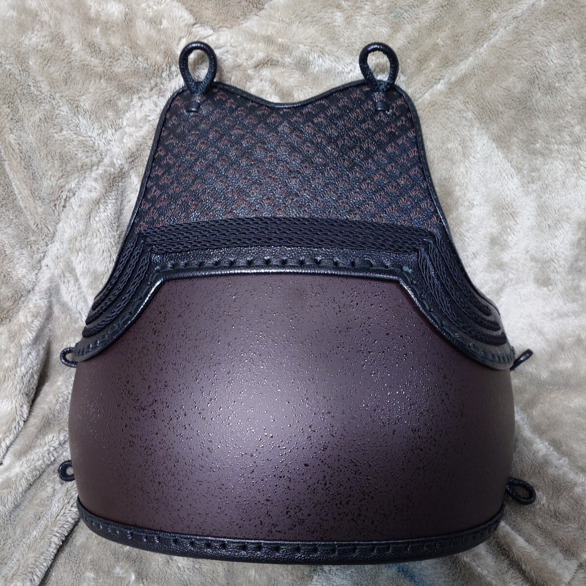 新品】【剣道 胴(未使用)】64本竹胴 黒塗 胴胸手もみクロザン革使用 三 